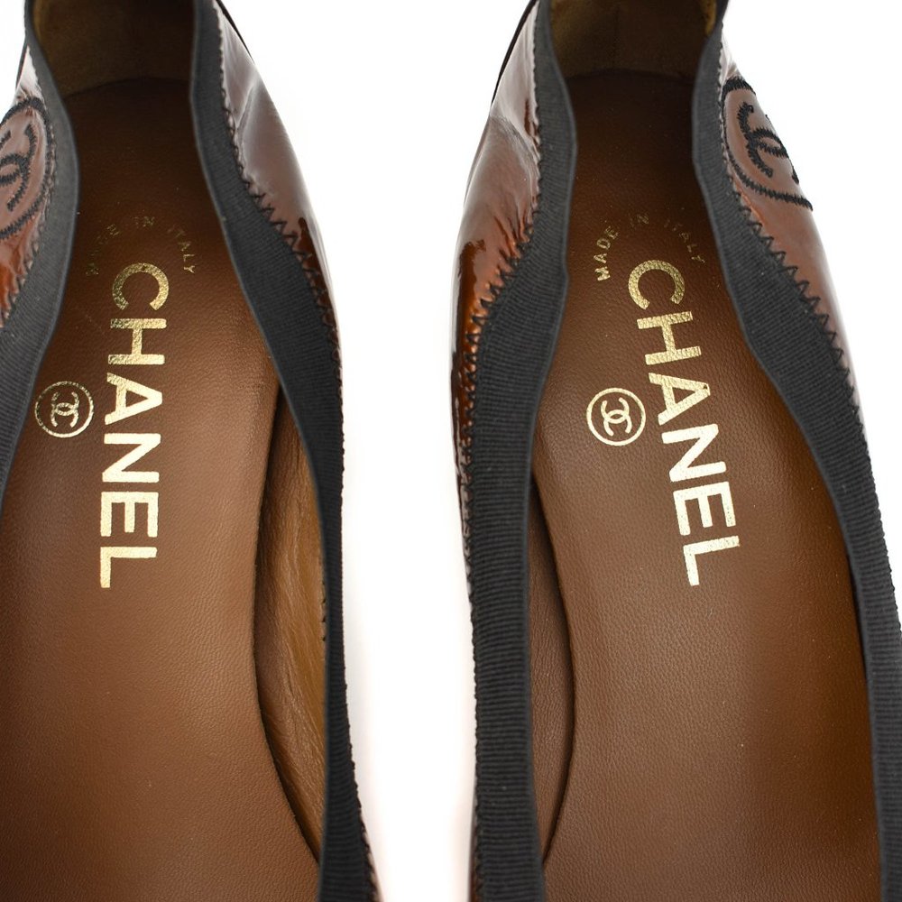 CHANEL: Black/Copper, Patent Leather "CC" Logo Heels/Pumps - Picture 5 of 10